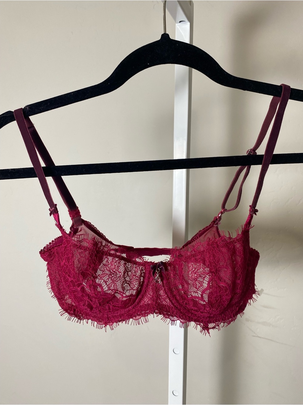 Victoria's Secret Lace Underwire Bra in Burgundy Red